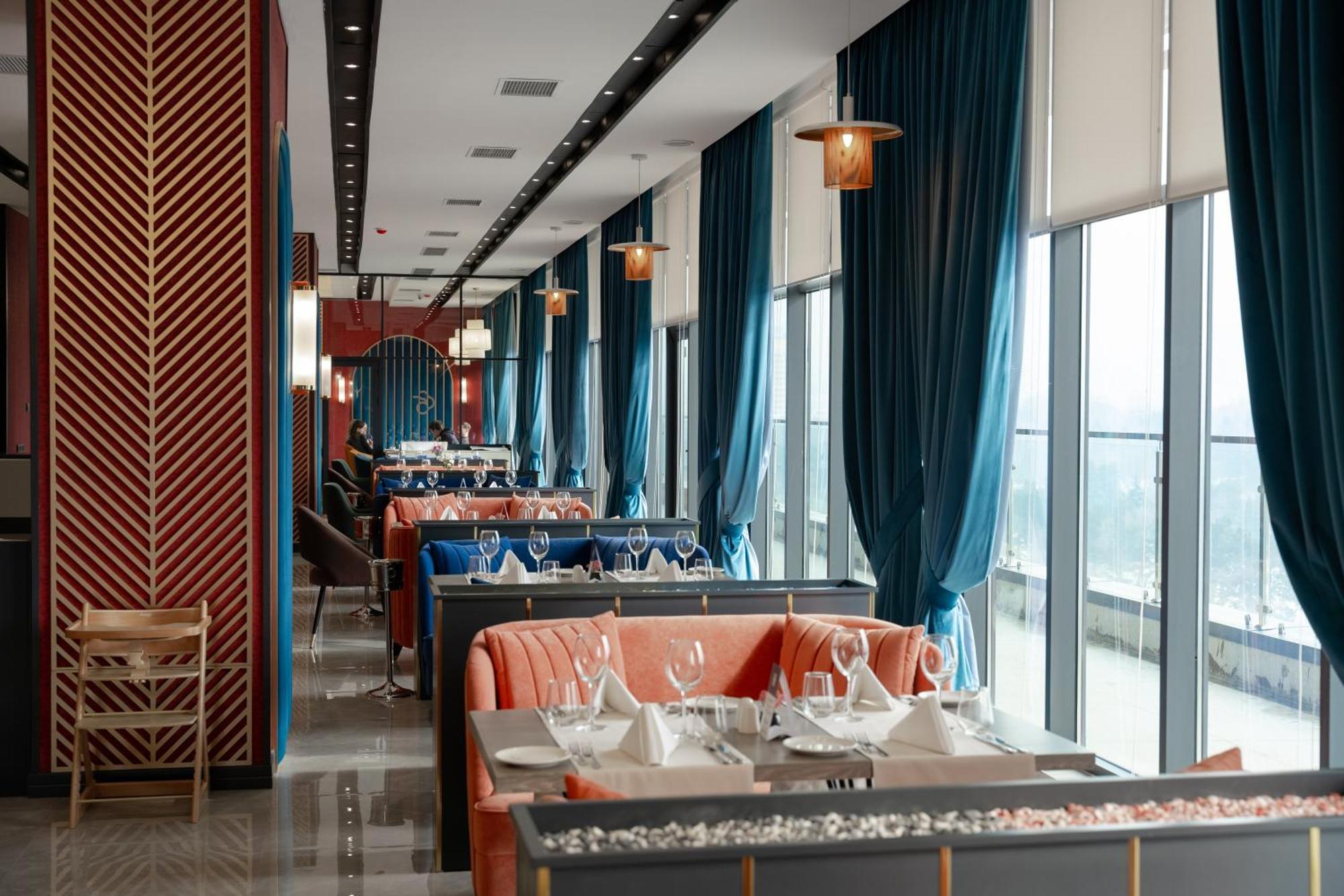 Park Dedeman Almaty Hotel Exterior foto