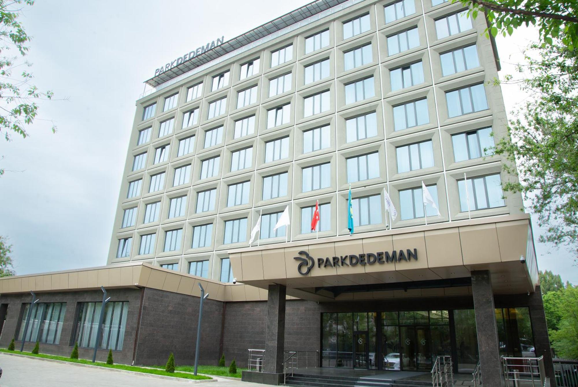 Park Dedeman Almaty Hotel Exterior foto